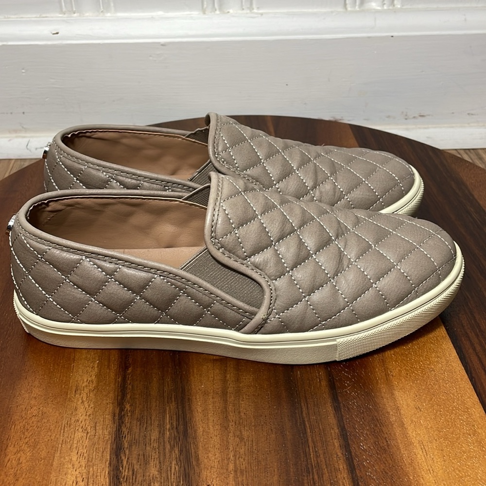 Steve Madden Ecentrcq Grey Loafers